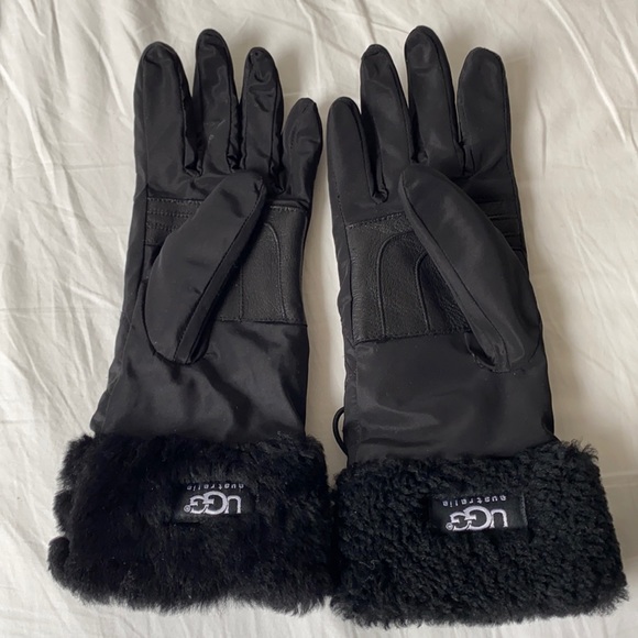 UGG gloves - Picture 1 of 7